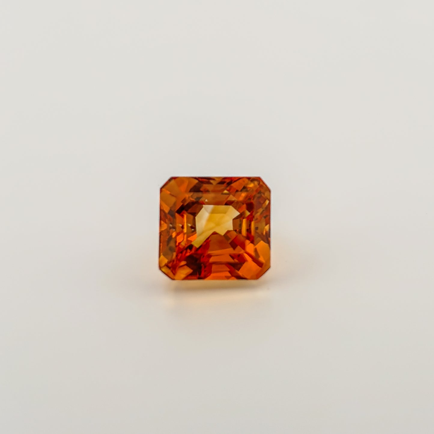 Madeira Citrine (9.9x9.1mm, emerald-cut)
