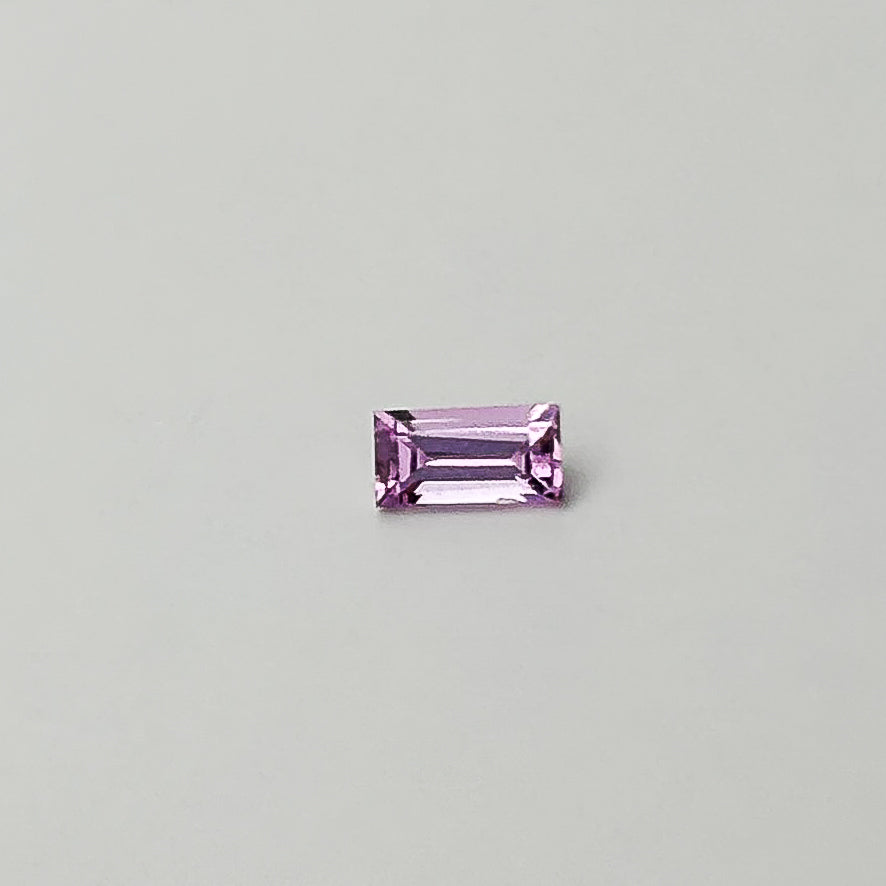 Pink Sapphire (baguette cut, 4x2mm)
