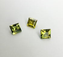 Australian Sapphire (carré claw, 4.5mm)
