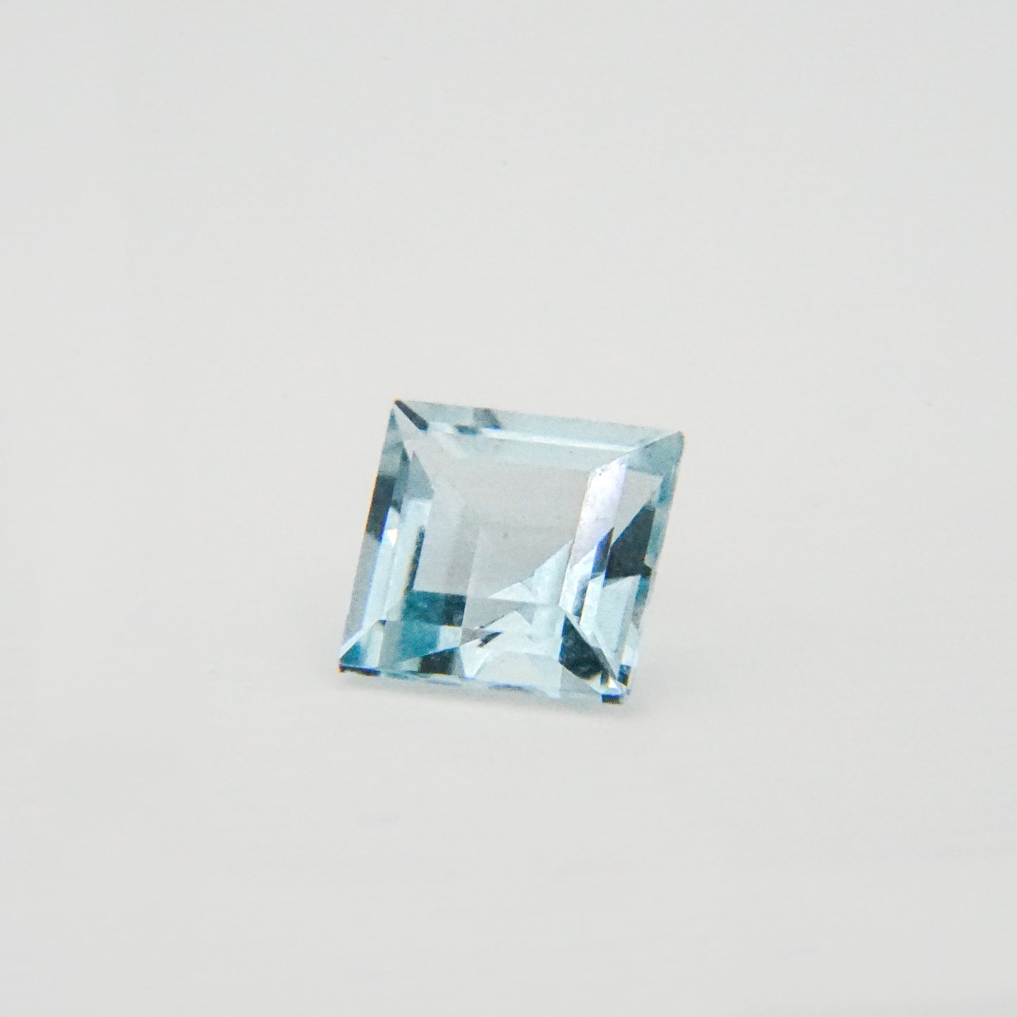 Aquamarine (carre cut, 6mm)