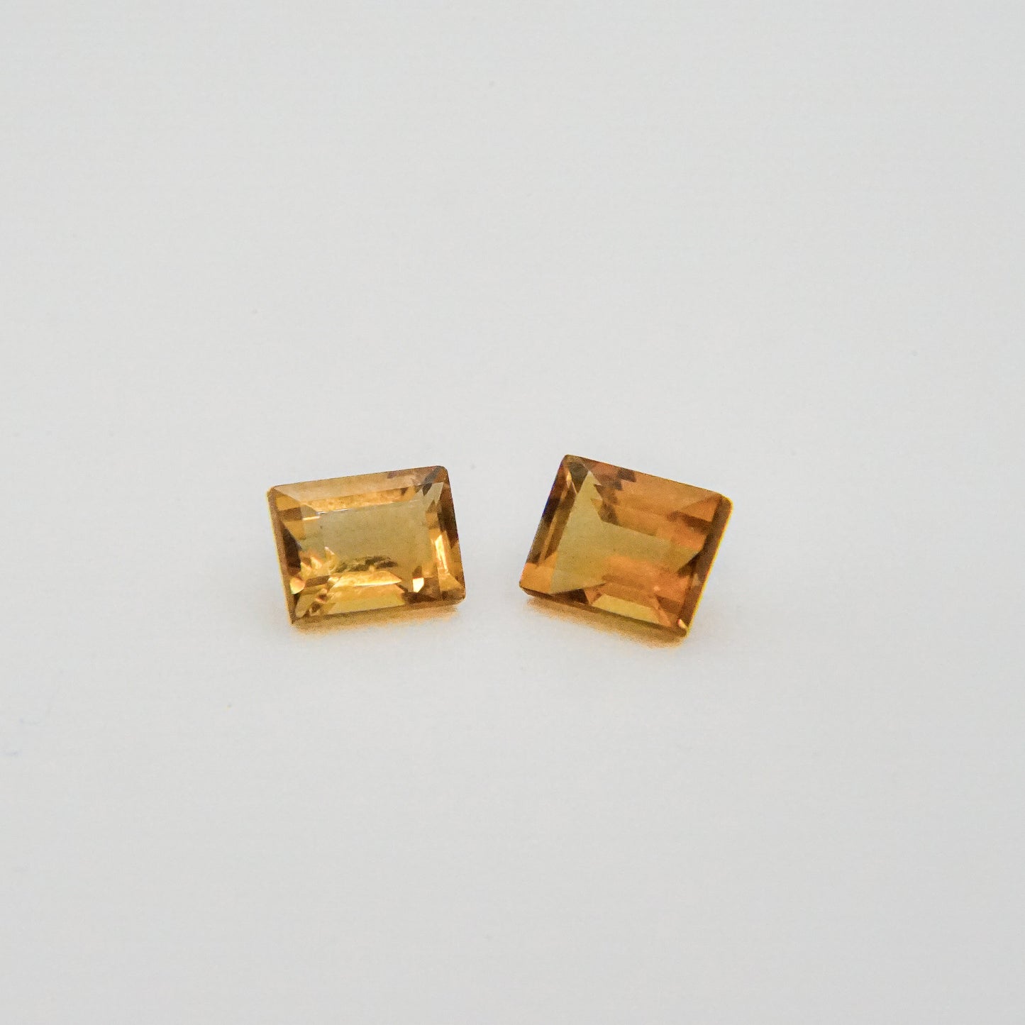 Citrine (baguette cut, 5x4mm)