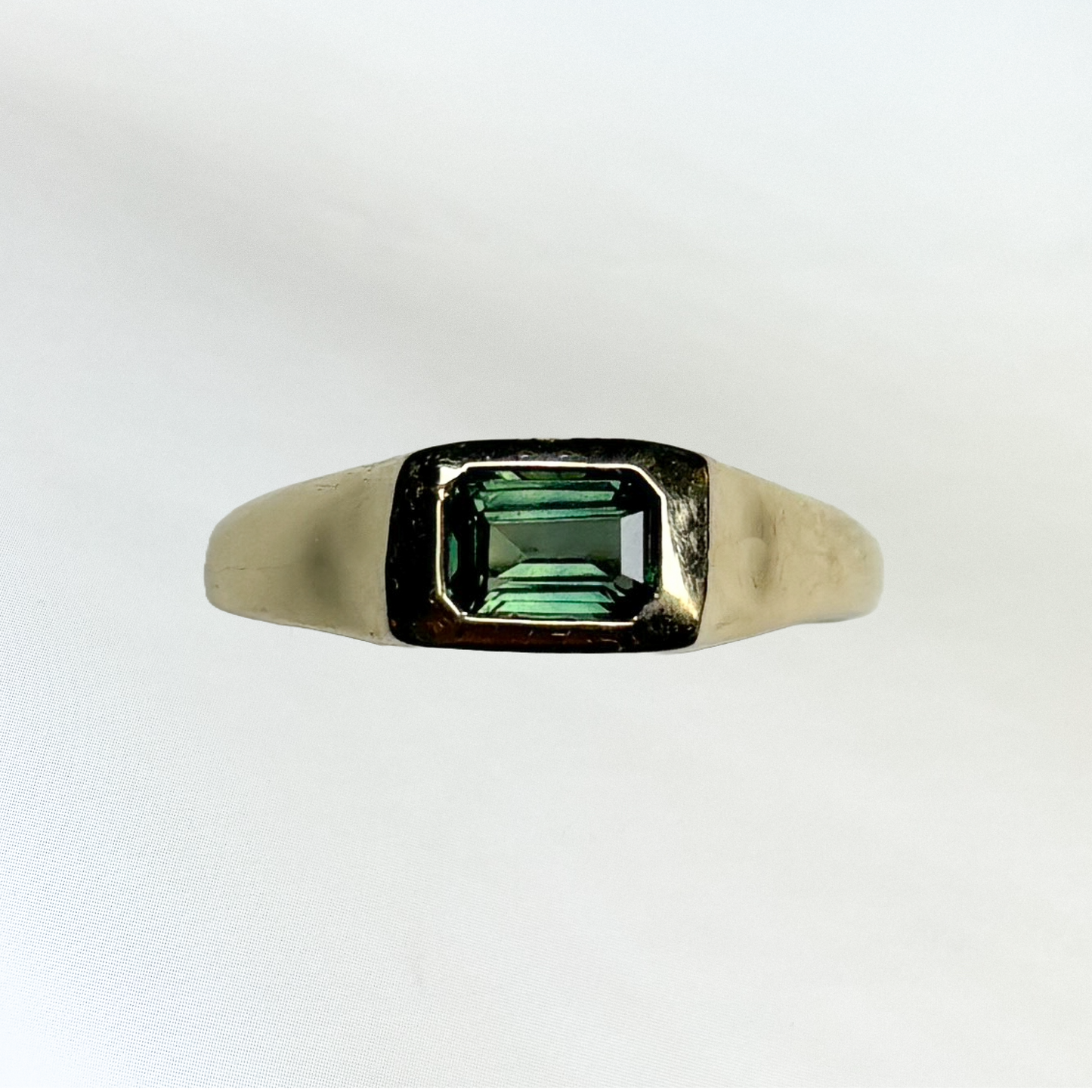 ZABOCA RING (green sapphire)