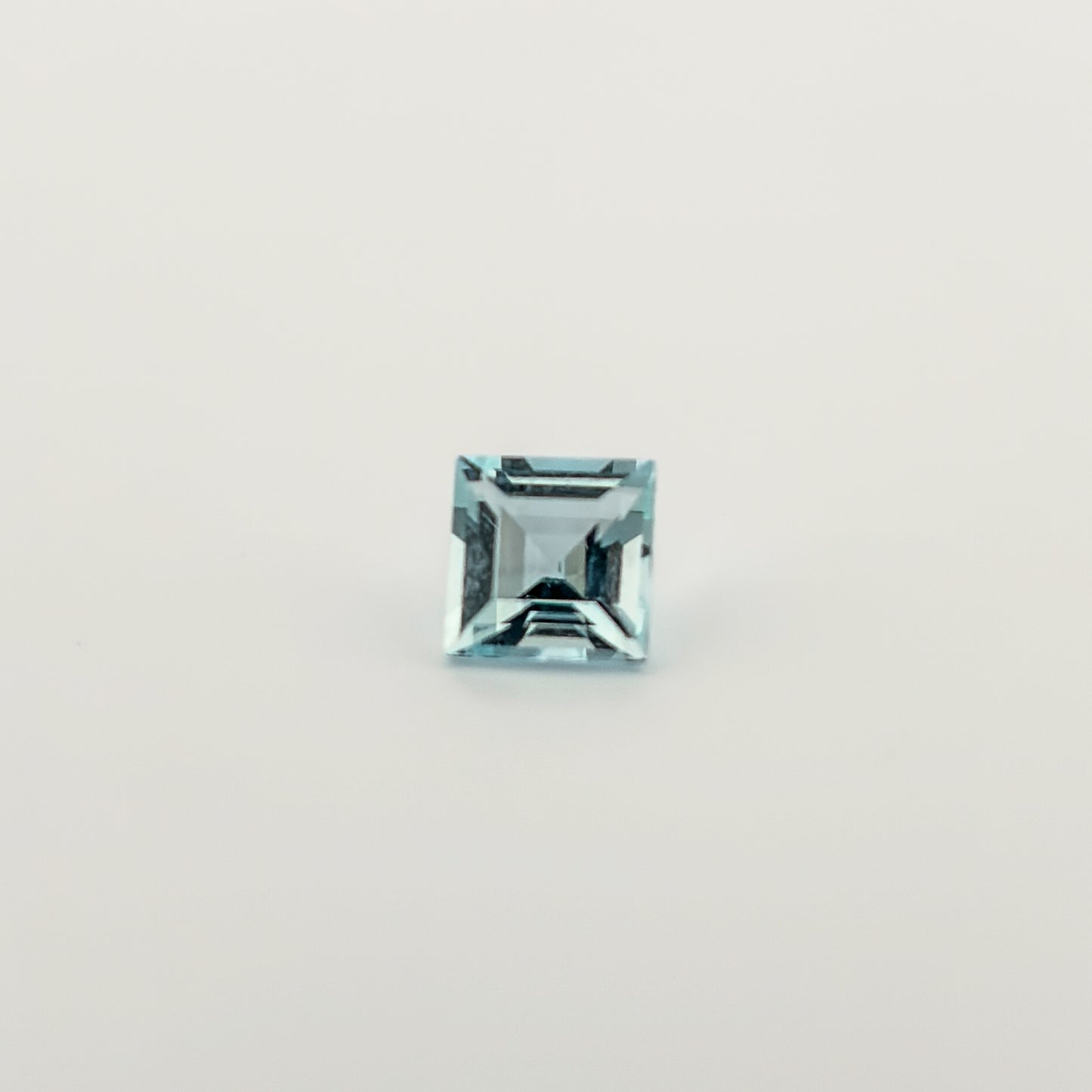 Aquamarine (6mm, carre cut)