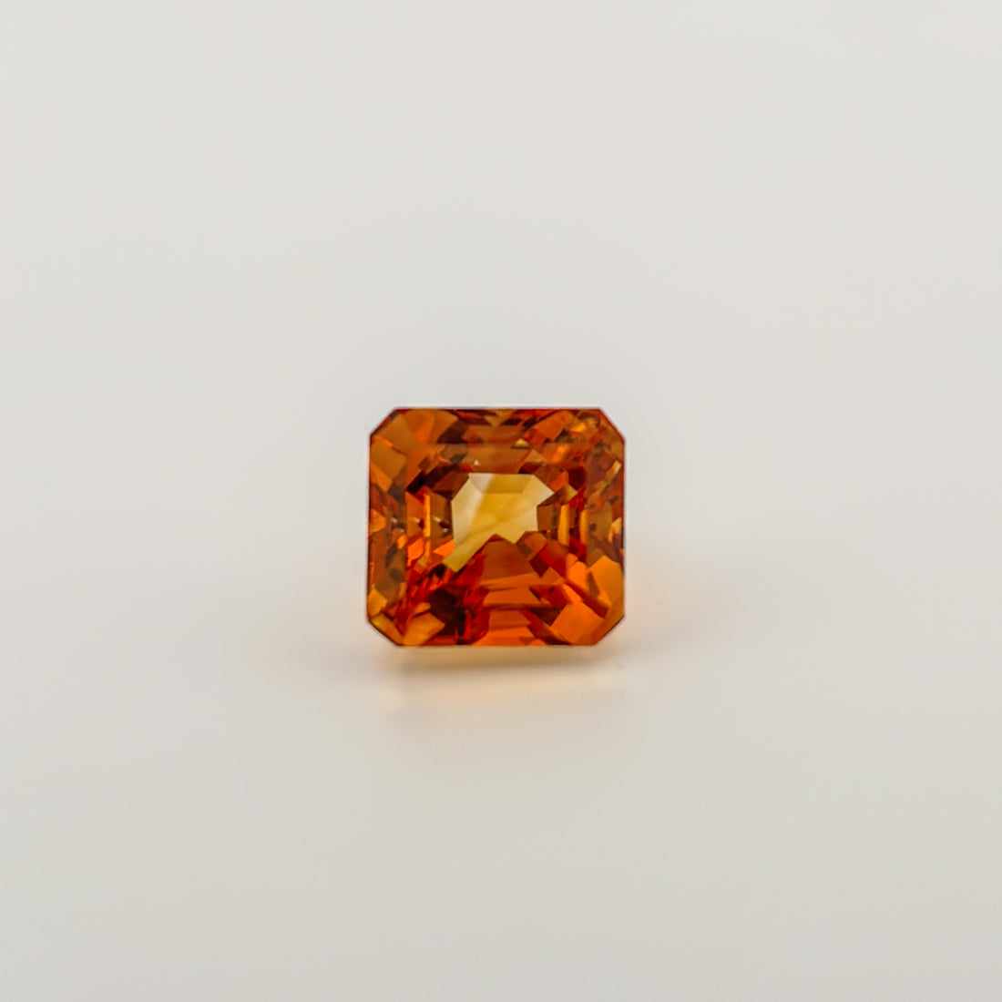 Madeira Citrine (9.9x9.1mm, emerald-cut)
