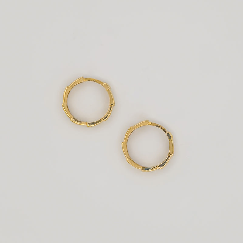 CHAGUANAS Hoops in solid 9ct or 18ct yellow gold, geometric rattan-inspired design. AGOVIA fine jewellery.