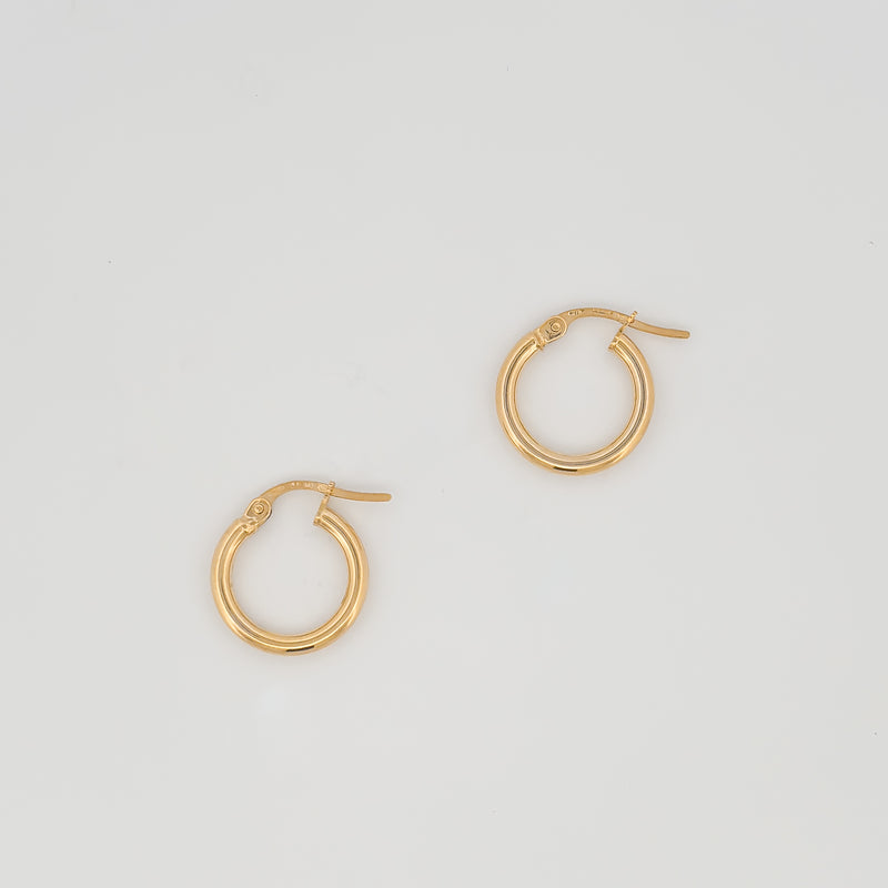 MADEIRA Hoops in solid 9ct yellow gold, classic hoop earrings. AGOVIA fine jewellery.