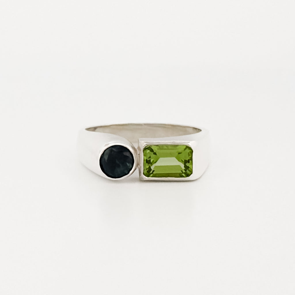 ARANSO Ring (Peridot/Sapphire)