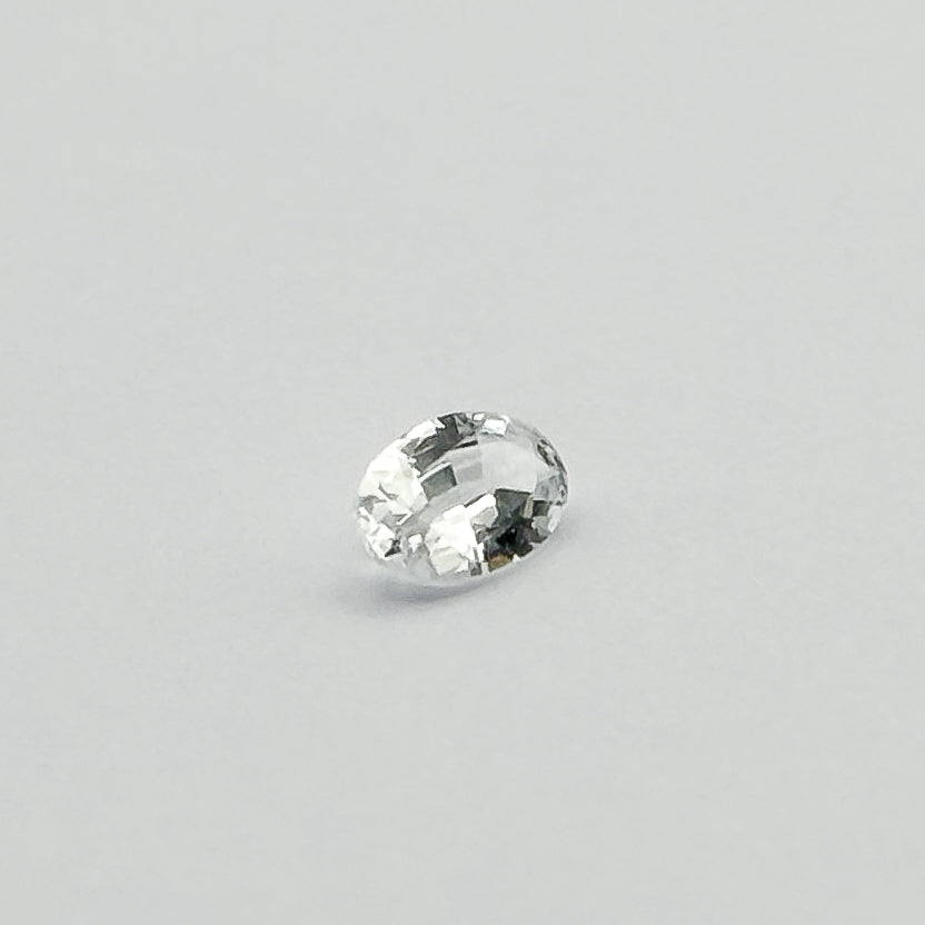 White Sapphire (oval cut, 6x4mm)