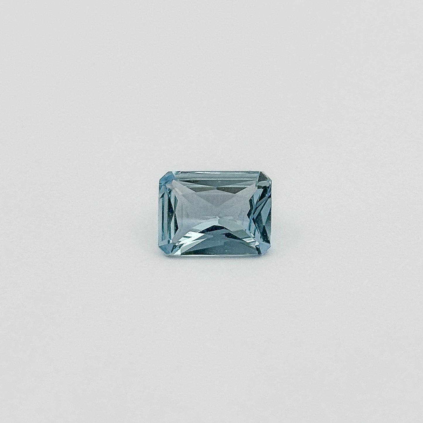 Aquamarine (radiant cut, 8x6mm)