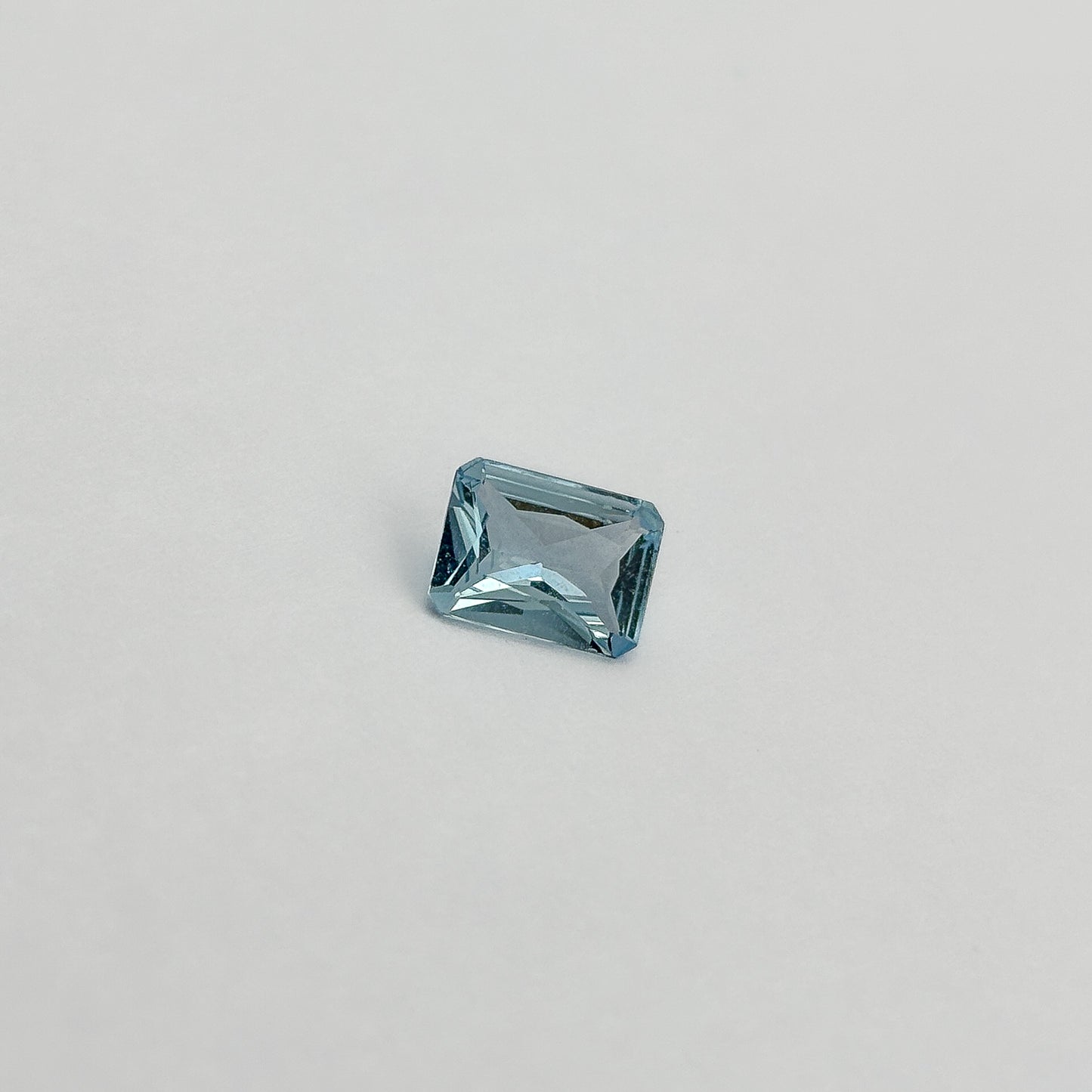 Aquamarine (radiant cut, 8x6mm)