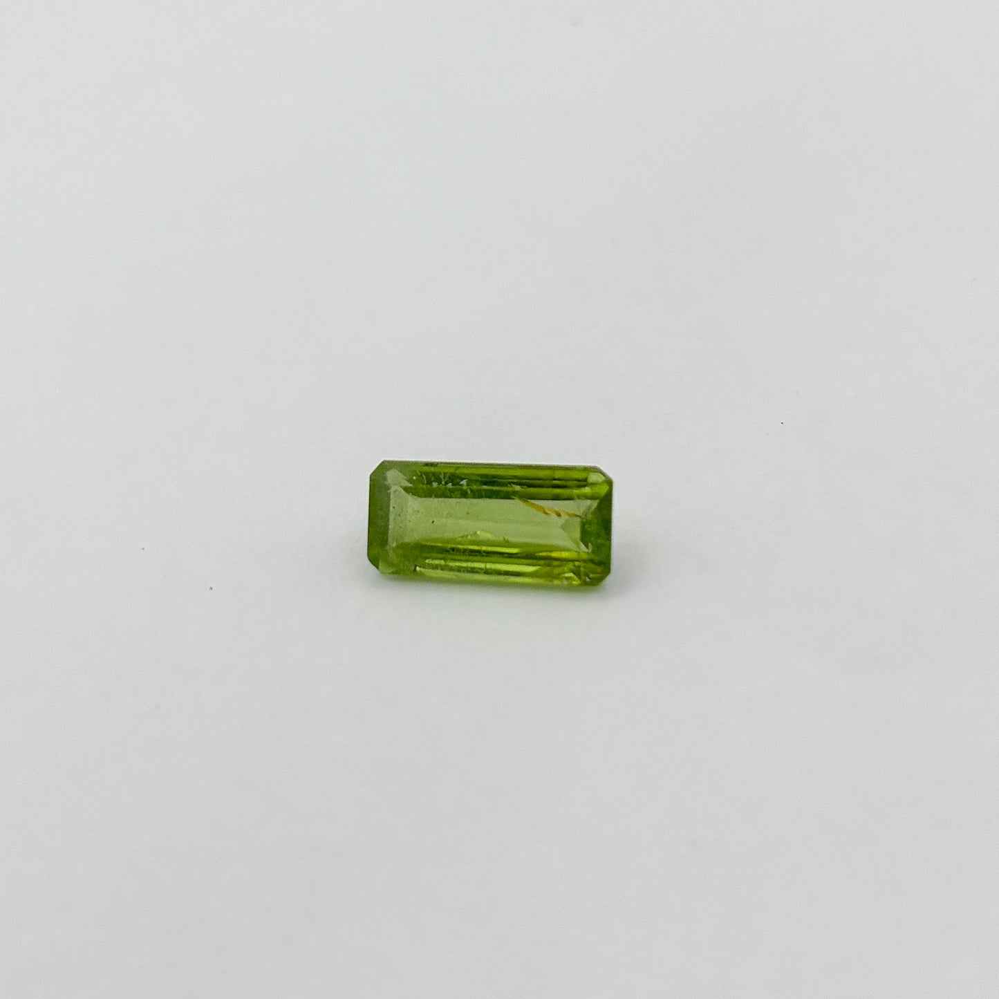 Peridot (emerald cut, 12x6mm)