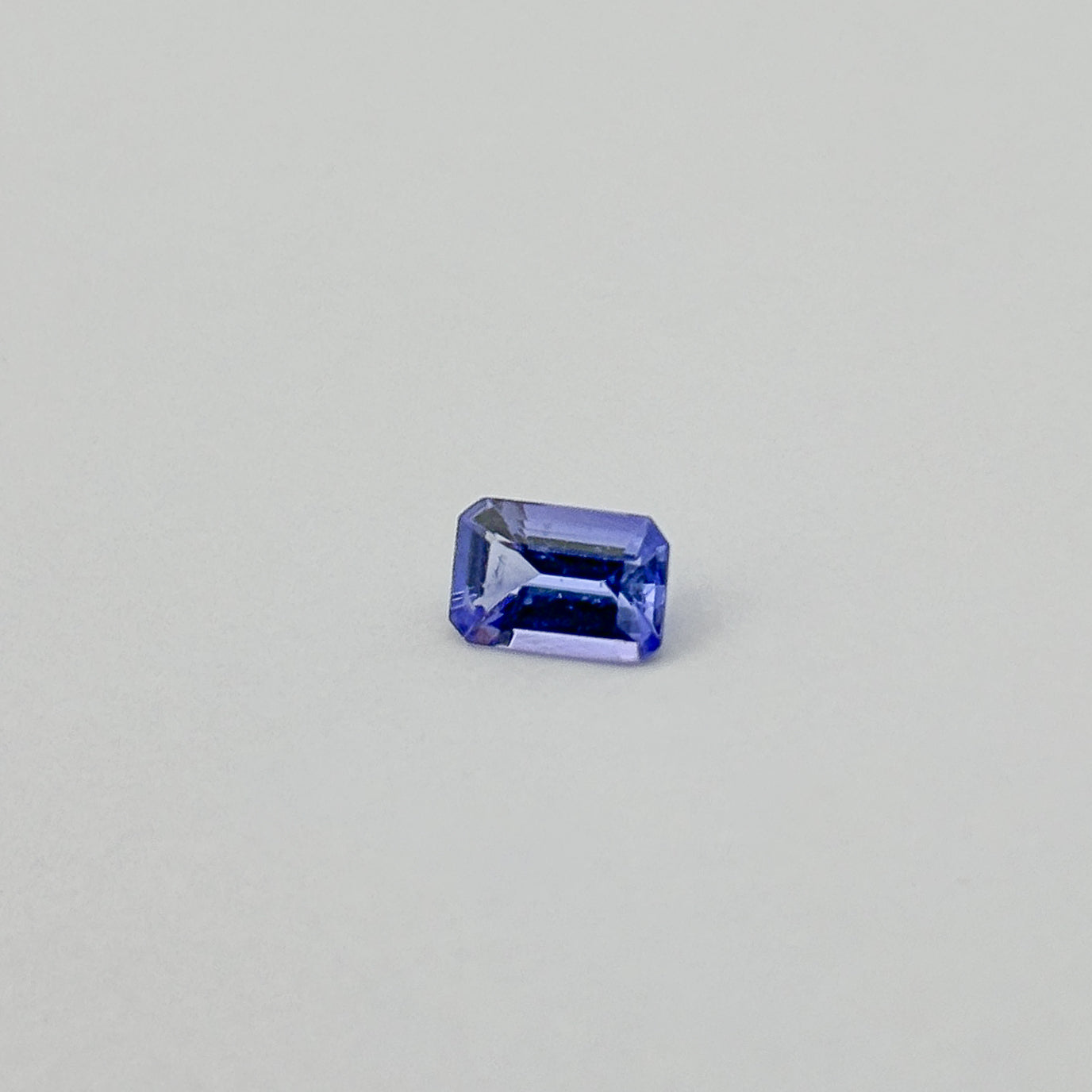 Tanzanite (emerald cut, 6x4mm)