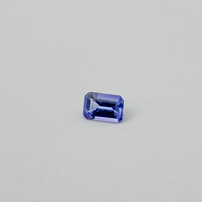 Tanzanite (emerald cut, 6x4mm)