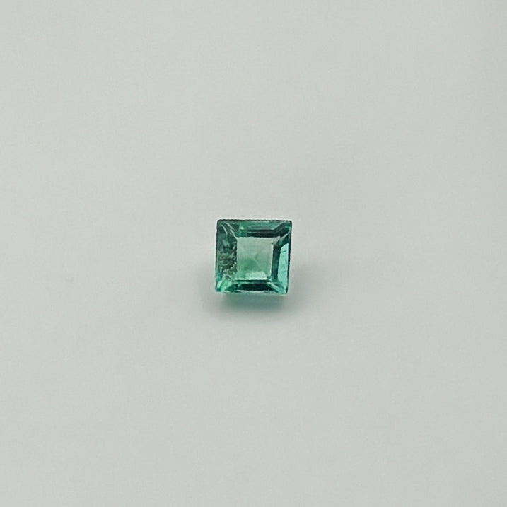 Emerald (carre cut, 3.25mm)