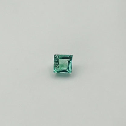 Emerald (carre cut, 3.25mm)