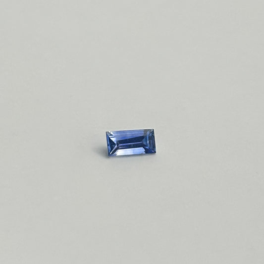 Ceylon Sapphire (baguette cut, 4x2mm)