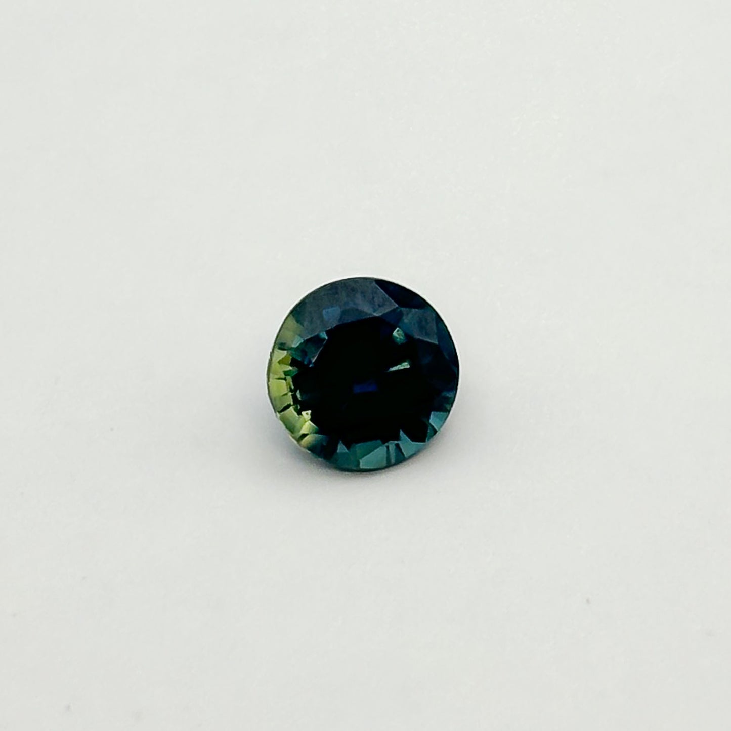 Australian Sapphire (round cut, 5.10mm)