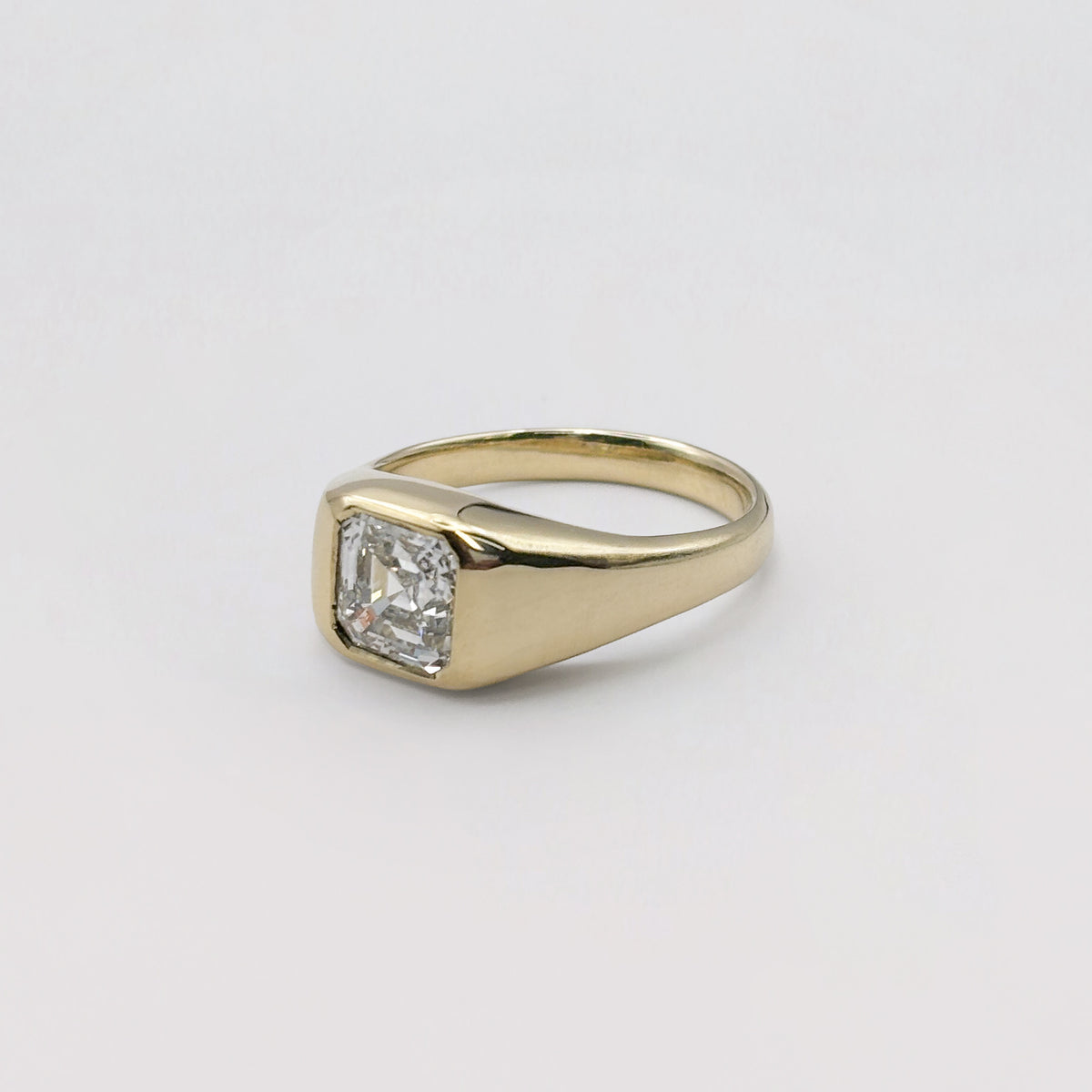 ADONIS Ring in 9ct yellow gold, set with a 2ct lab-grown diamond. Handmade in Melbourne by AGOVIA.