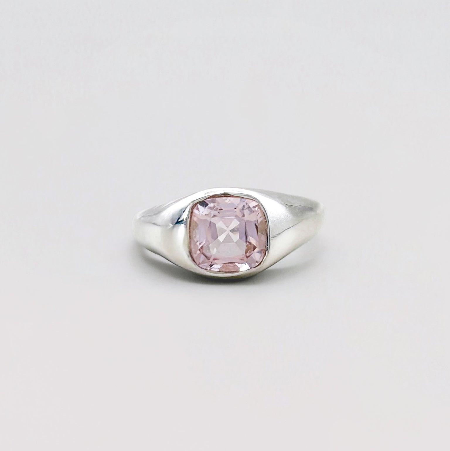 Agovia White Gold Morganite SOPHIE Ring Front