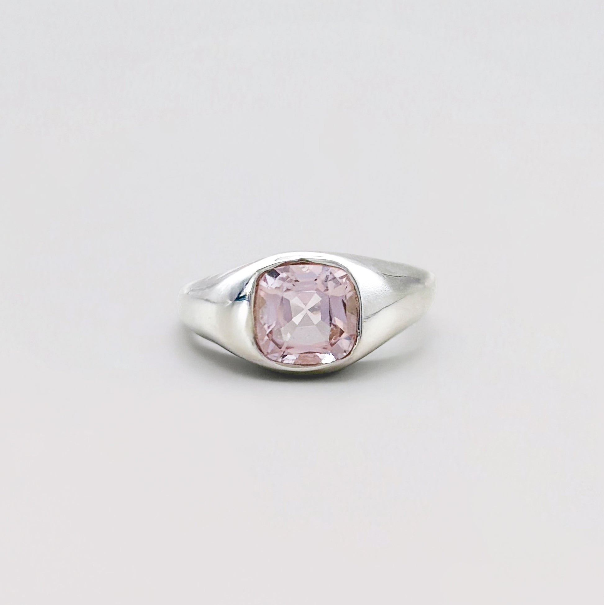 Agovia White Gold Morganite SOPHIE Ring Front