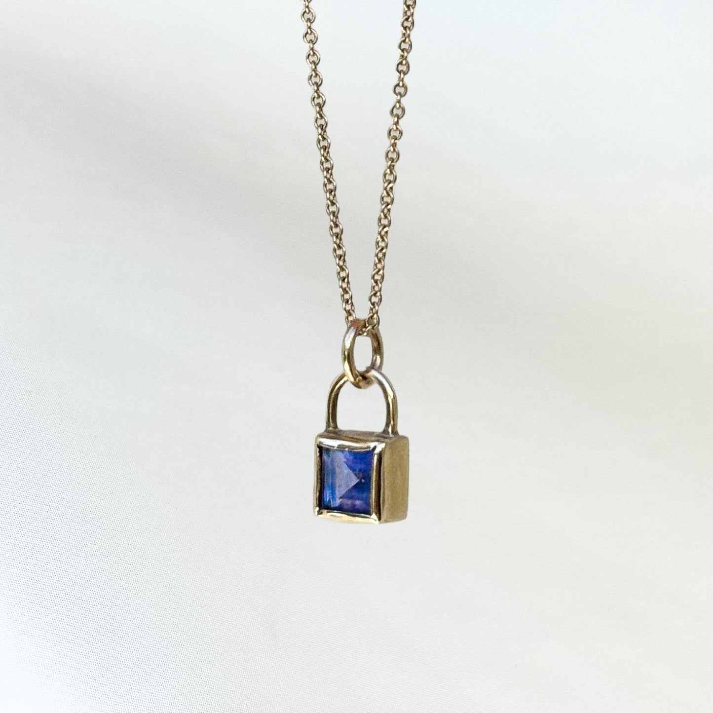 GasparCube Pendant (tanzanite)